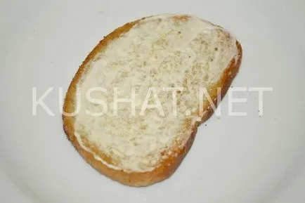 Сандвичи с цаца и кисели краставички