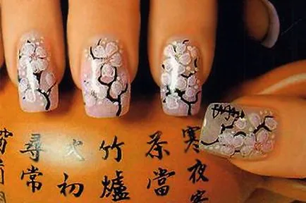 Nail Design - герои, красиви нокти - допълнение към вашата снимка (знака) Nail Design - герои, красиви нокти - допълнение към вашия имидж