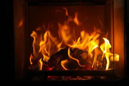 Имитация на огън в камината с ръцете си фалшива и изкуствена светлина, декоративни дървени, как да се направи