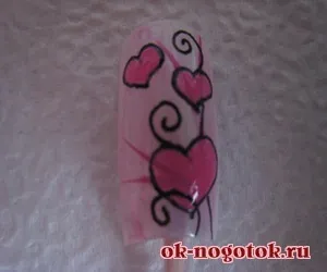 Как да нарисувате сърце върху ноктите