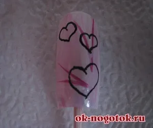 Как да нарисувате сърце върху ноктите