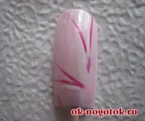 Как да нарисувате сърце върху ноктите