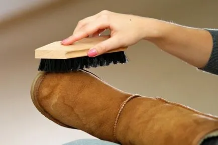 Как да се измие UGGs в пералната машина и ръчно