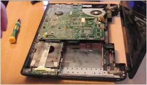 Как да разглобявате лаптоп ASUS x53s и да го почистите от прах