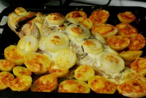 Шаран печен с картофи