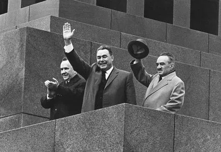 Мавзолея на Ленин режим на работа, снимки, видеоклипове и други материали вътре