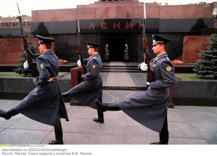 Мавзолея на Ленин режим на работа, снимки, видеоклипове и други материали вътре