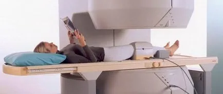 MRI на коляното, която показва обучение, четения