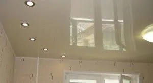 Окачен таван с прожектори снимка