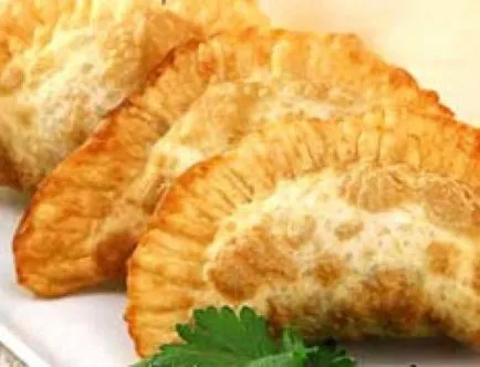 Тестени chebureks в Cheburechnaya - правилната рецепта