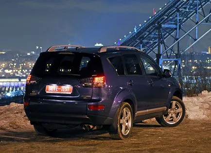 За да се извлече чиста вода Mitsubishi Outlander XL (видео тест драйв) За да се извлече чиста вода Mitsubishi Outlander XL