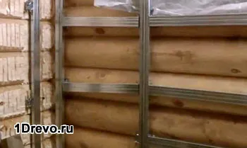 Как да украсят стените на дървена къща