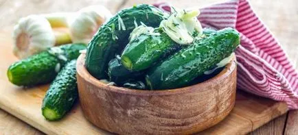 Солена краставица в пакета