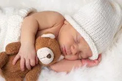 Защо децата кихат