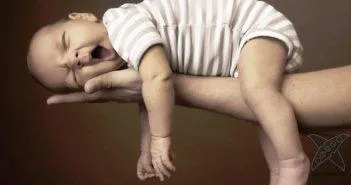 Защо децата кихат