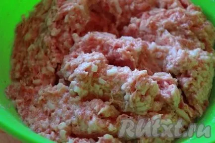 Говеждо месо във фурната с домати
