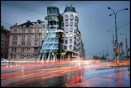 Небостъргач, тъй като е Небостъргач, тъй като е