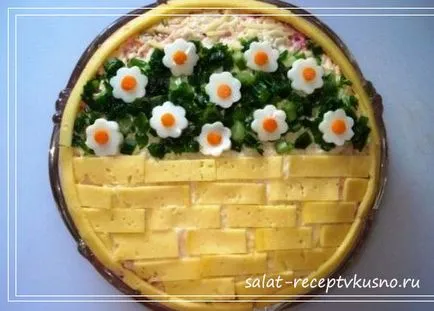 Salat на ananasov и пилешко