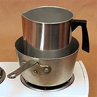 Как да украсят една свещ