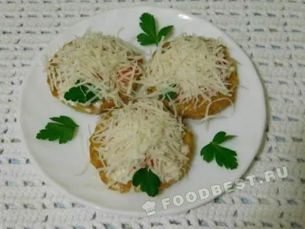 Тиквички пържени с чесън и домати