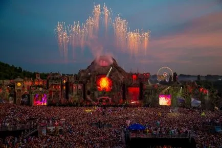 Tomorrowland какво е