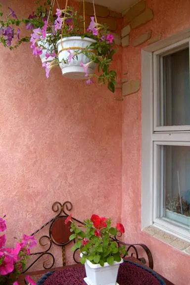 Как да украсят вътре балкон