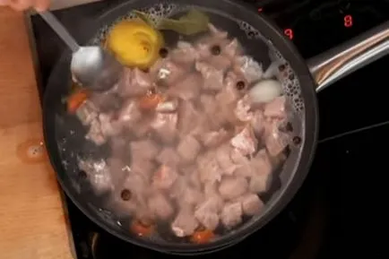Как да украсят салата мимоза