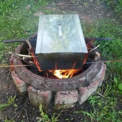 Smokehouse пушена ръцете си рисунки