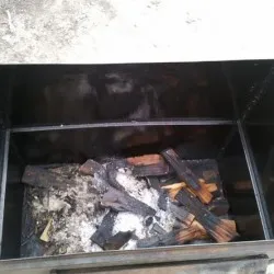 Smokehouse пушена ръцете си рисунки