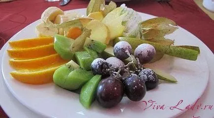 Как красиво нарязани плодове на масата