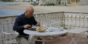 Къщата е в залеза