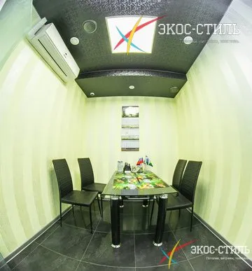 Опънати офис