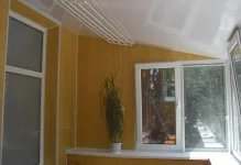 Как да украсят вътре балкон