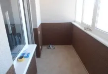 Как да украсят вътре балкон
