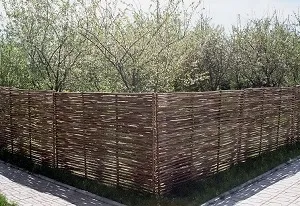 Какво плетената ограда