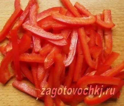 Салата от краставици домати и пипер