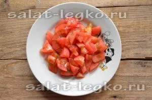 Салата с пиле и ядки