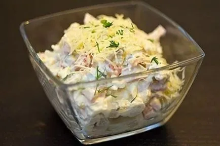 Салата с пиле и ядки