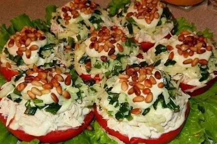 Салата с пиле и ядки