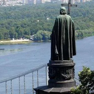 Защо коя година