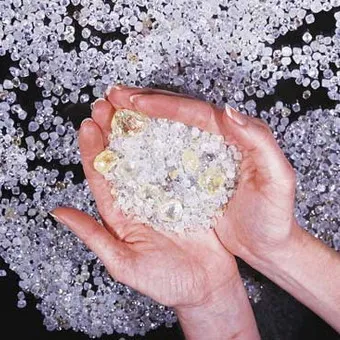 Gemstone диамант функцията за снимка, прилича на имоти (снимка) Gemstone диамант функцията за снимка, както изглежда, се отличава