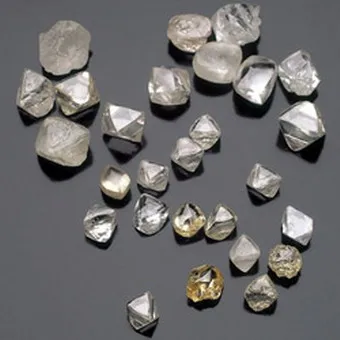Gemstone диамант функцията за снимка, прилича на имоти (камък) Gemstone диамант функцията за снимка, както изглежда, се отличава