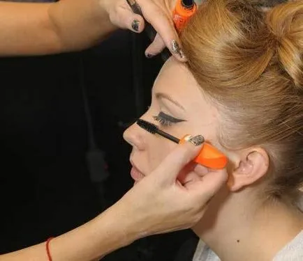 Ефектът на фалшиви мигли - как да се възползват максимално от това, всички от косата си