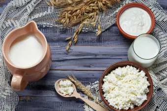 Готвене вкусна извара от пресечено мляко