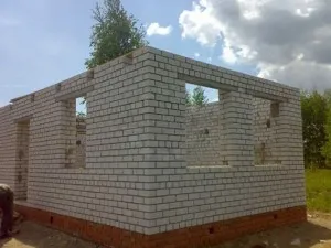 От която да се изгради стена, собственикът на къщата