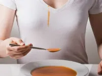 Как да изпере дрехите с машинно масло от водещия място с дънки (Машини) Как да изпере дрехите с машинно масло от водещия място с дънки