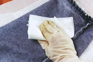 Как да се измие масло с дънки