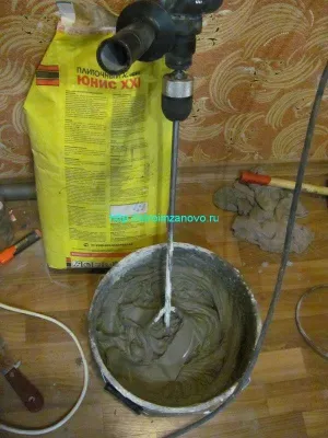 Как да се сложи на плочките на пода