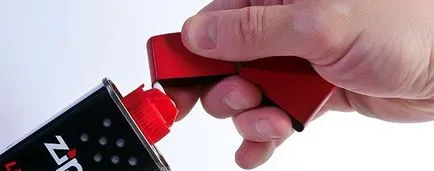 Как да се запълни по-лек Зипо (запалка) Как да се запълни по-лек Zippo