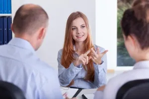 Как да се държим по време на интервюто, когато кандидатстват за работа съвети и съвети (как да се държат по време на интервю за работа съвети) Как да се държим по време на интервюто, когато наемат съвети и трикове